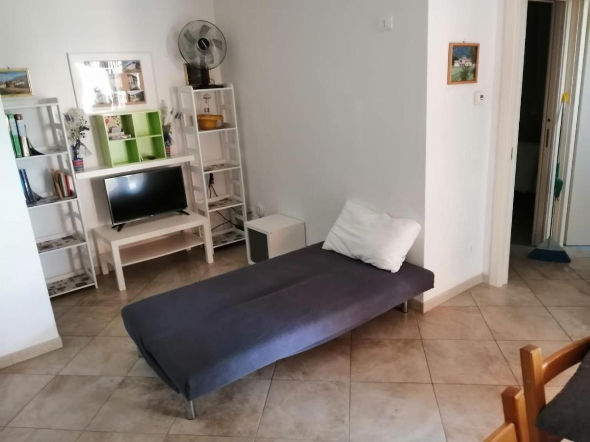 Cascina Legnago Bilocale A 6 Chilometri Da Salo' Appartement Villanuova sul clisi Buitenkant foto