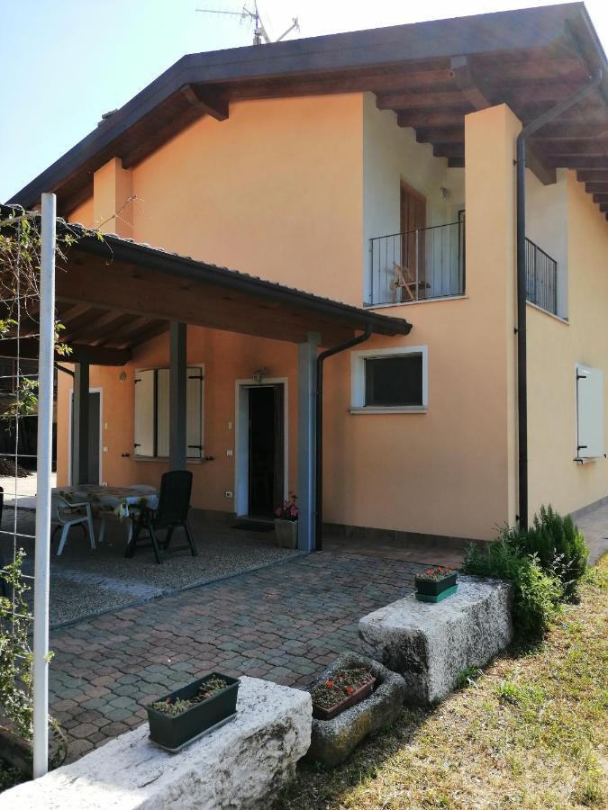 Cascina Legnago Bilocale A 6 Chilometri Da Salo' Appartement Villanuova sul clisi Buitenkant foto