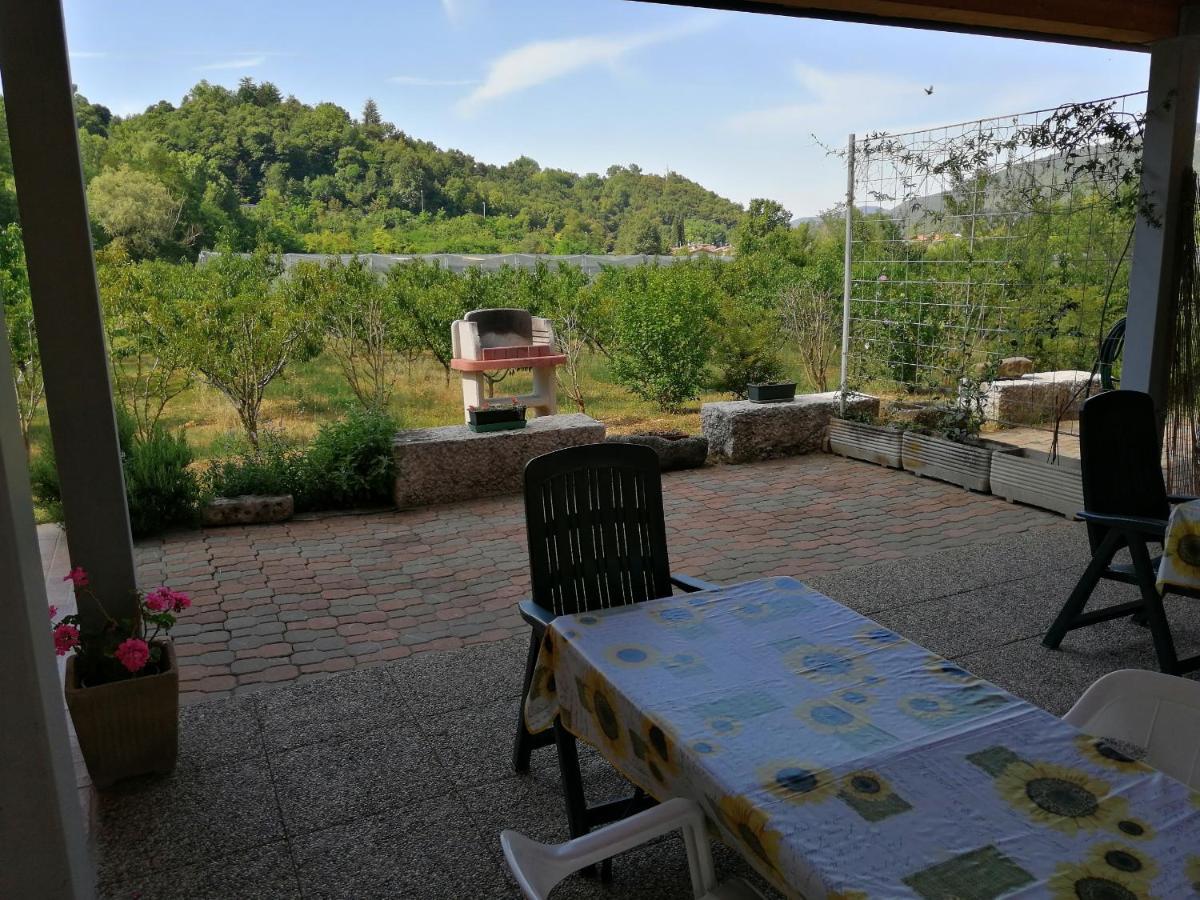 Cascina Legnago Bilocale A 6 Chilometri Da Salo' Appartement Villanuova sul clisi Buitenkant foto