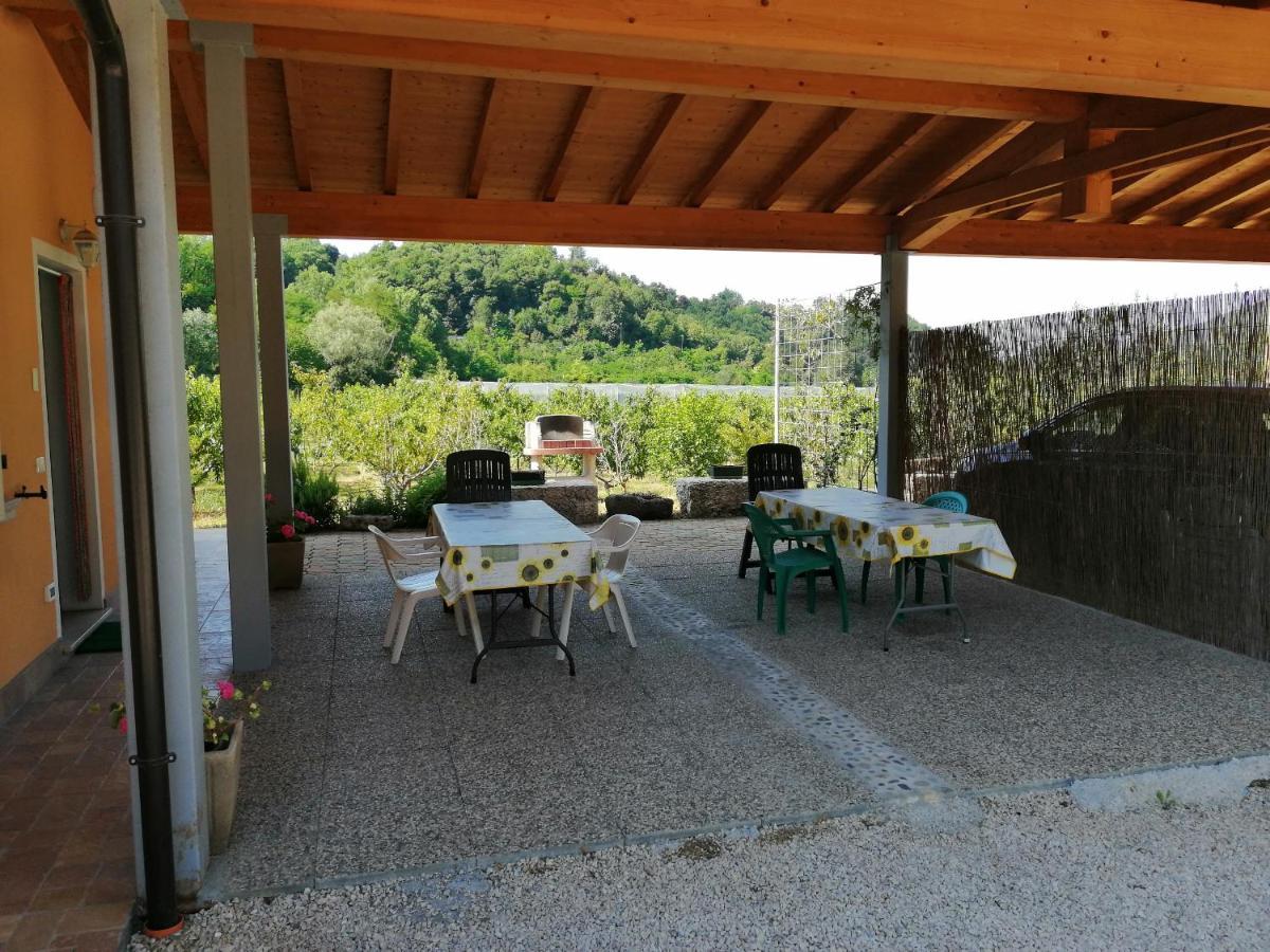 Cascina Legnago Bilocale A 6 Chilometri Da Salo' Appartement Villanuova sul clisi Buitenkant foto