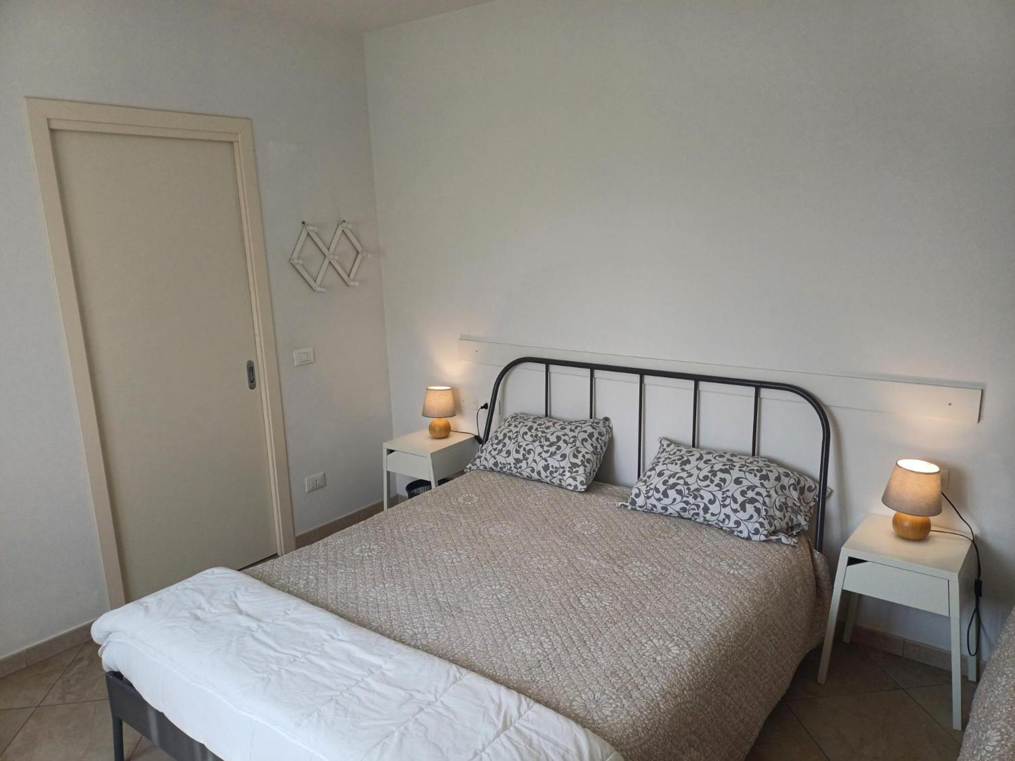 Cascina Legnago Bilocale A 6 Chilometri Da Salo' Appartement Villanuova sul clisi Buitenkant foto