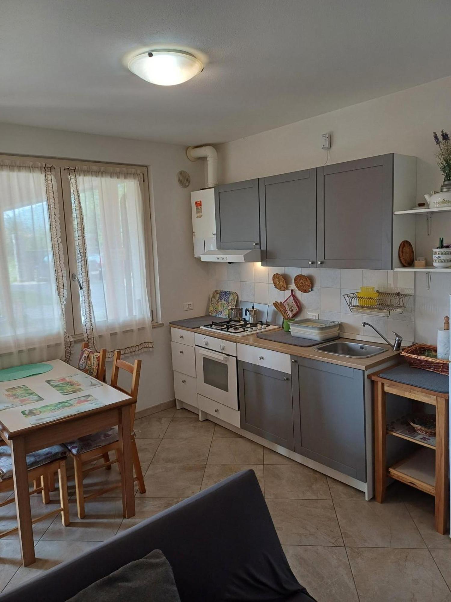 Cascina Legnago Bilocale A 6 Chilometri Da Salo' Appartement Villanuova sul clisi Buitenkant foto