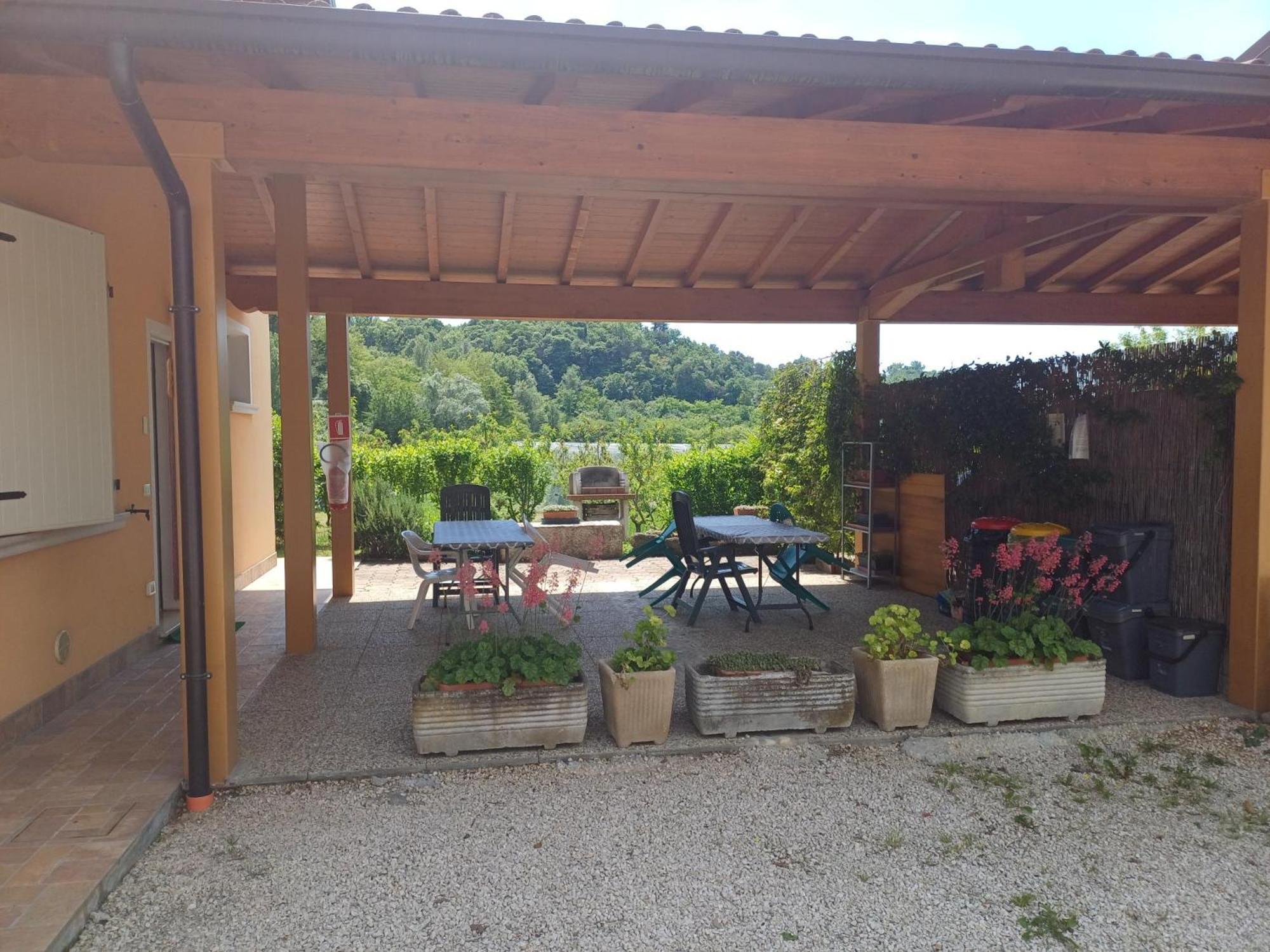 Cascina Legnago Bilocale A 6 Chilometri Da Salo' Appartement Villanuova sul clisi Buitenkant foto