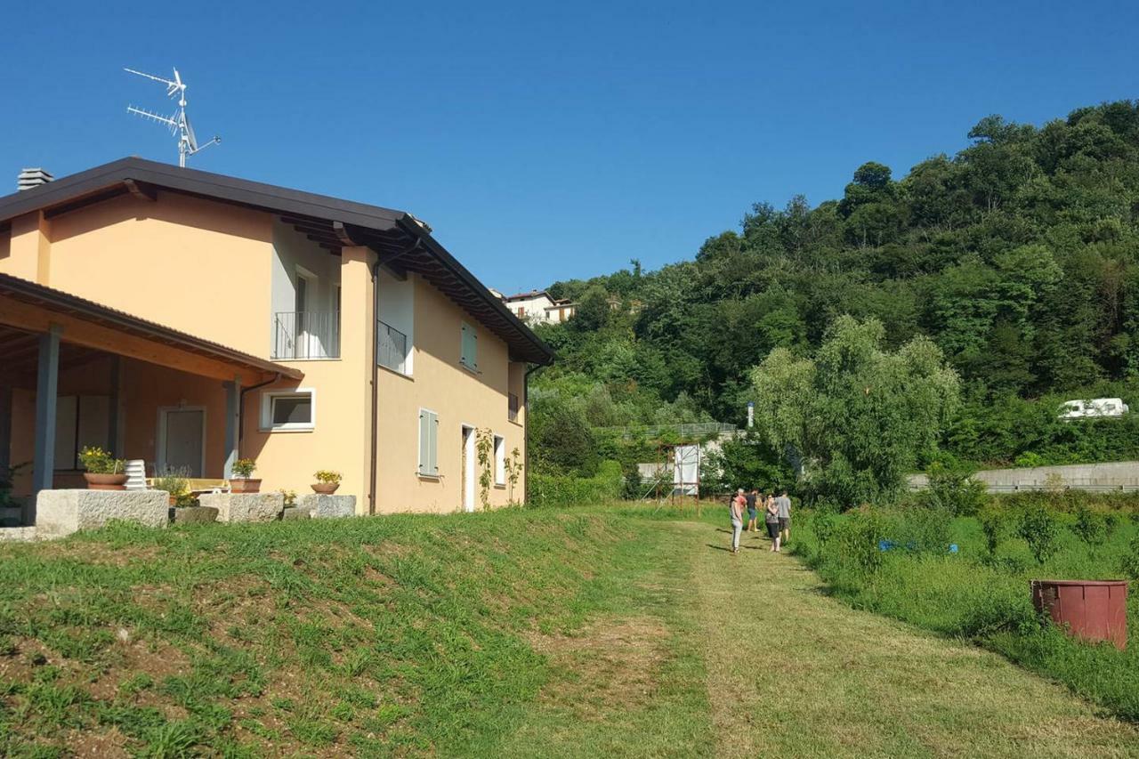 Cascina Legnago Bilocale A 6 Chilometri Da Salo' Appartement Villanuova sul clisi Buitenkant foto